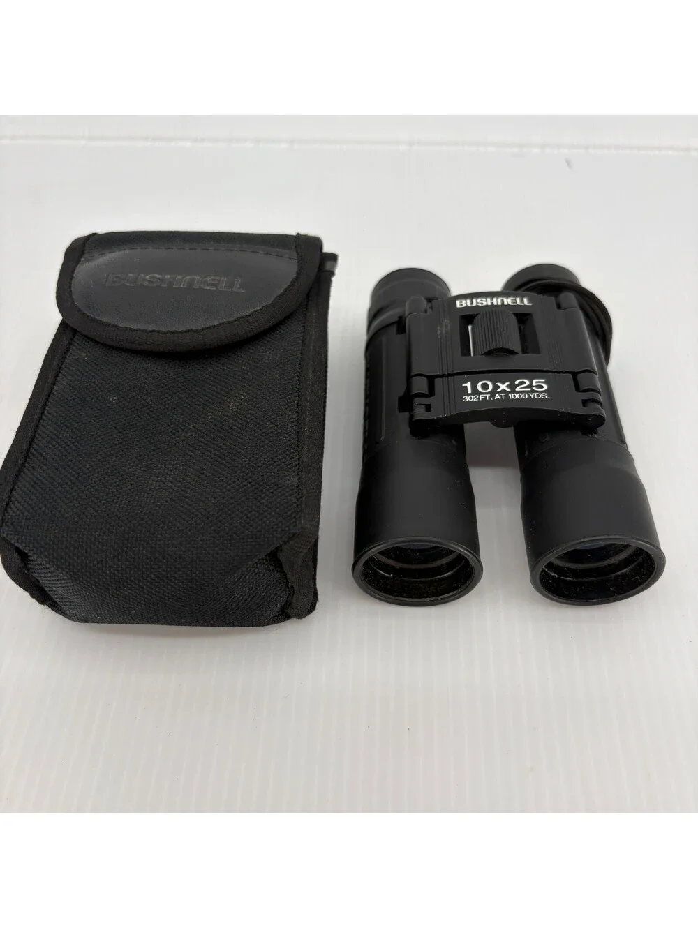 Bushnell 10x25 Compact Binoculars 302 Ft At 1000 Yds Black With Case Strap